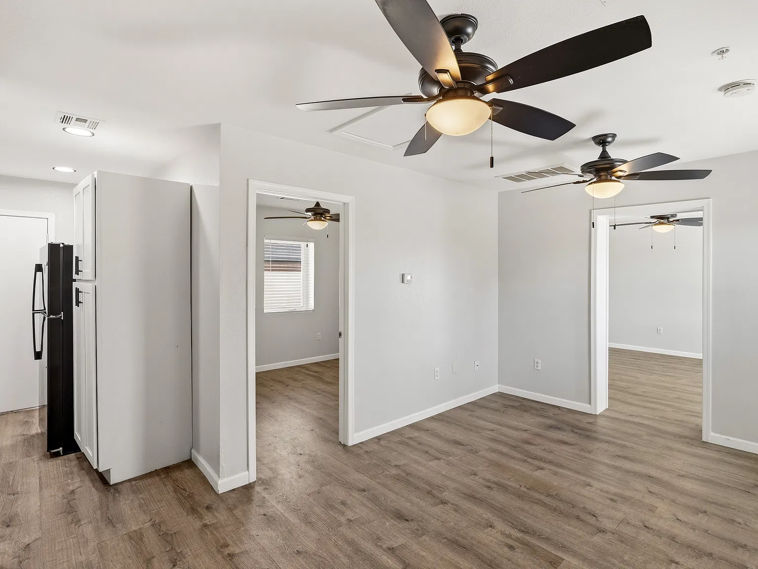 2 bed, 800 sqft, $1,350 — Photo 2