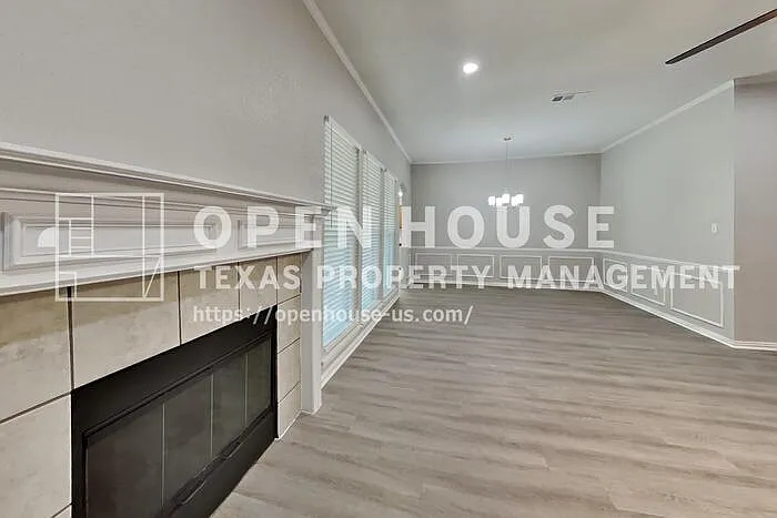 3 bed, 2.0 bath, 1972 sqft, $2,375 — Photo 3