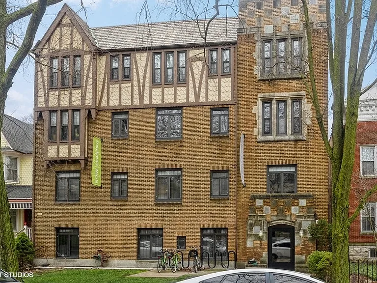 Ivy at Sylvan — Photo 1