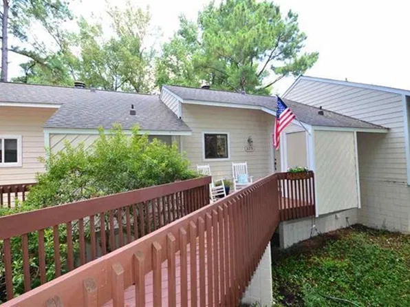 105 Concannon Ct, Cary, NC 27511