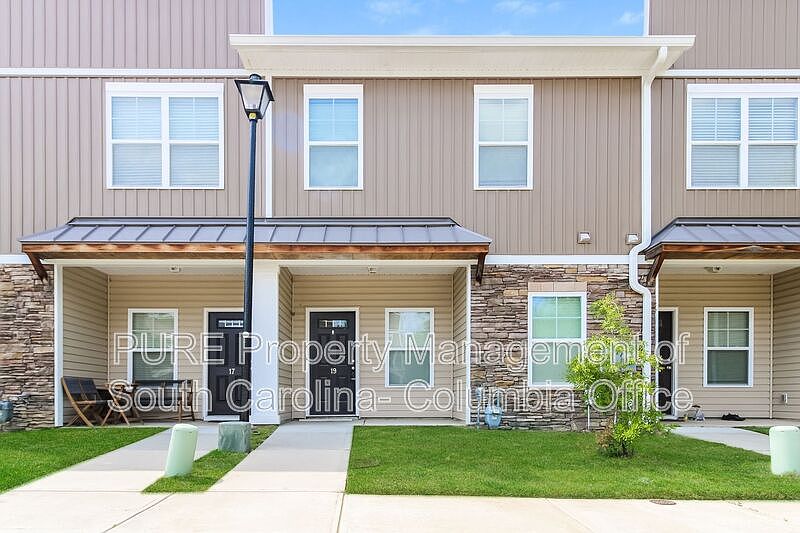 1st image of 19 Grayson Grove Ct