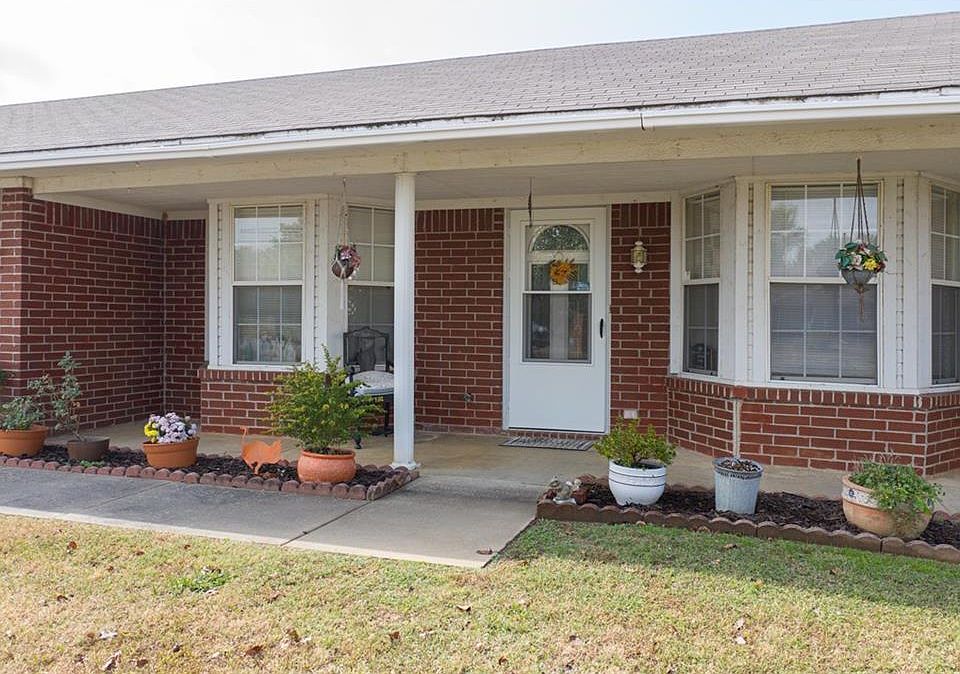 1st image of 3706 Tara Ln