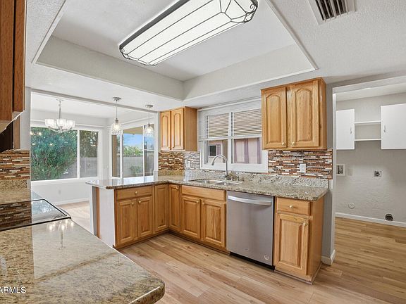 4th image of 3621 E BLOOMFIELD Road