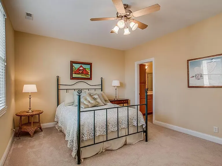 1013 Cumberland Park Dr — Photo 17