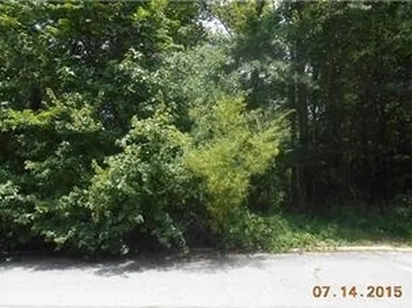 128 Melody Dr, Carrollton, GA 30117
