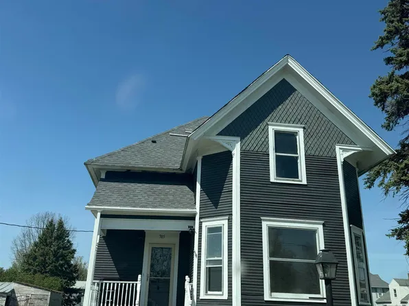 705 Crisman St, Dysart, IA 52224