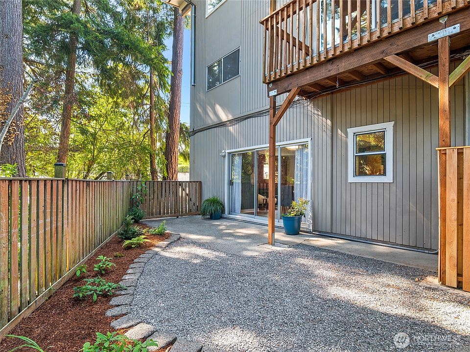 1st image of 465 Winslow Way E #108