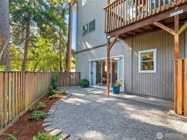 465 Winslow Way E #108, Bainbridge Island, WA 98110