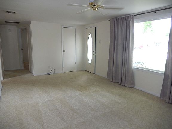 3rd image of 71 Hanson Dr