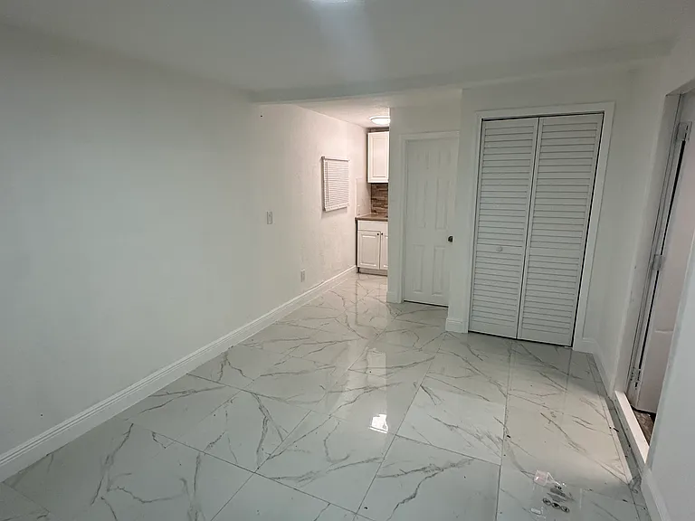 515 NW 60th Ct #3 — Photo 2