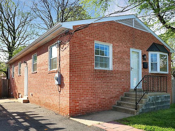 5th image of 200 S Cherry St