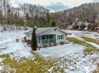 355 Hemlock Rd, Spruce Pine, NC 28777