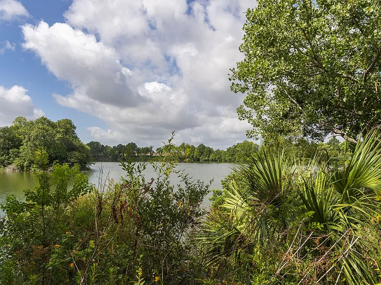 Breakers at Windmill Lakes — Photo 42