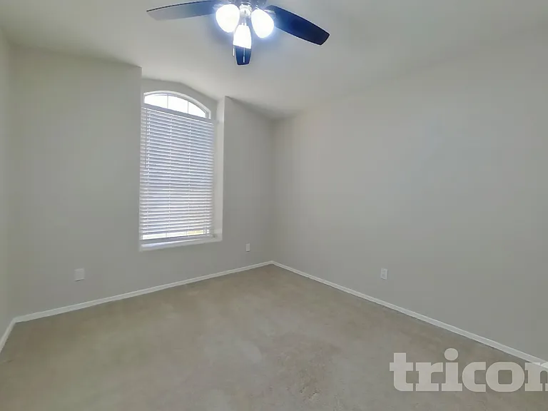 8961 W Kathleen Rd — Photo 11