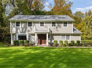 141 Country Ridge Dr, Rye Brook, NY 10573