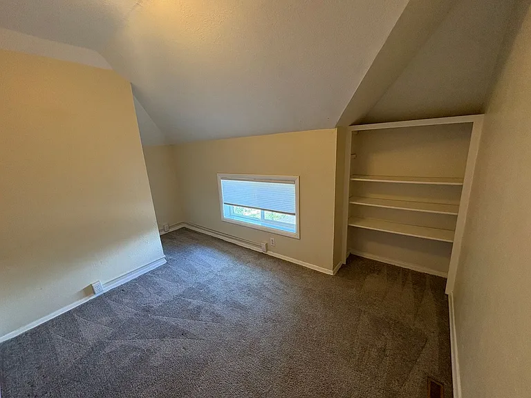 1804 S 6th St W — Photo 17