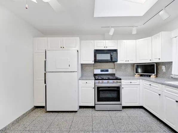 125 Bertha Place image 14 of 24