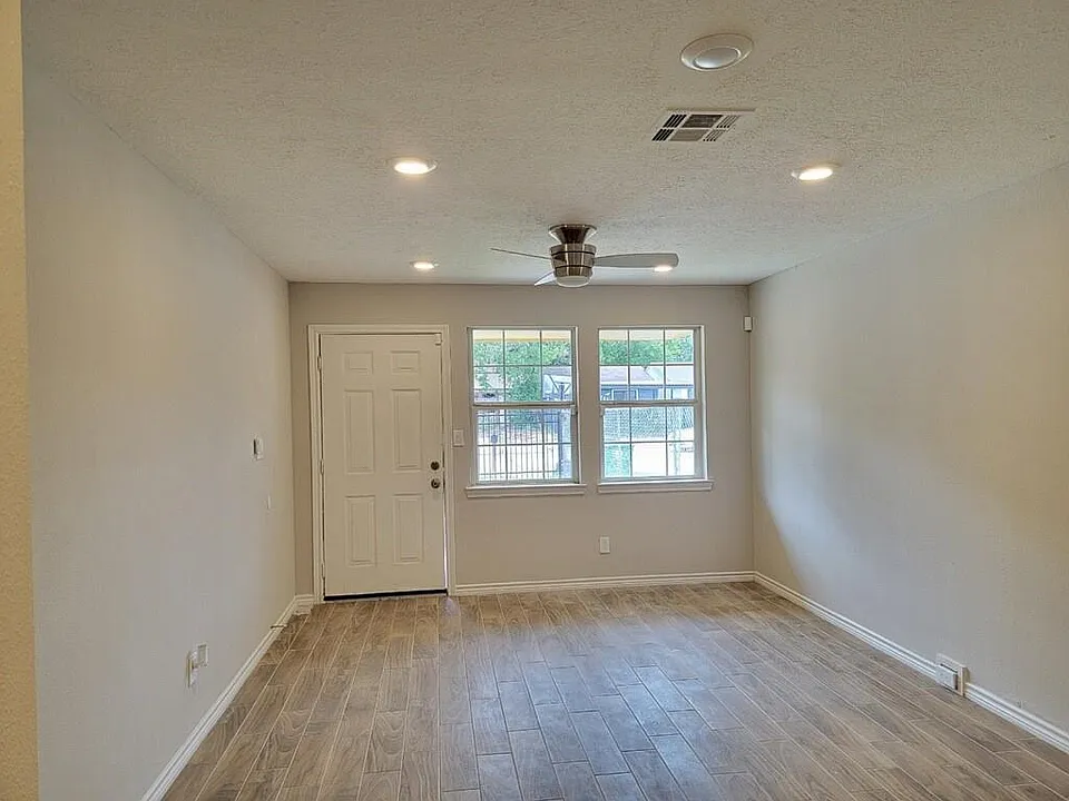 7886 Locksley Rd