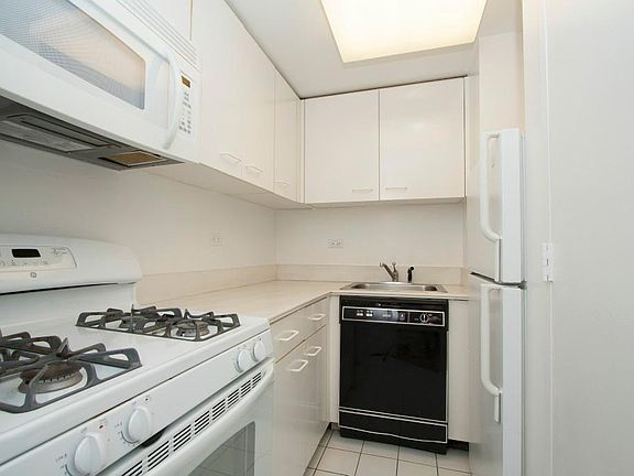 5th image of 330 E 38th St APT 32M