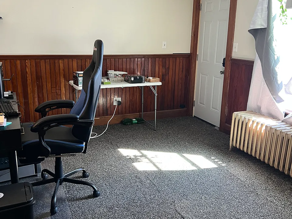 Office/bedroom 1st floor