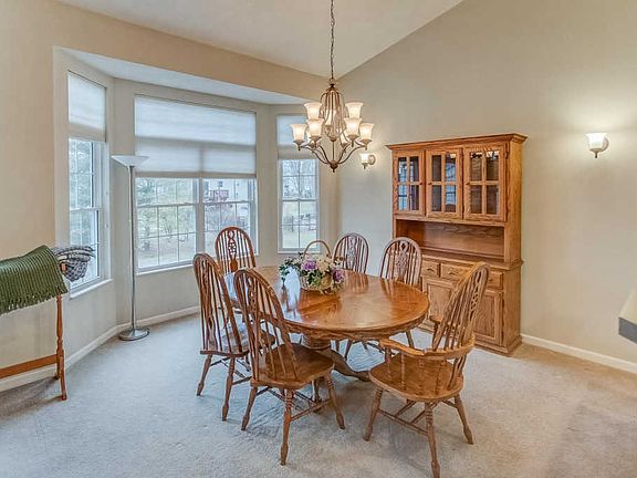4th image of 129 Oak Hill Dr
