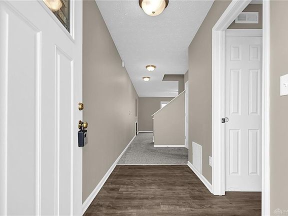 3rd image of 1057 Hartford Ln