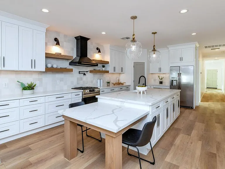 938 E Coronado Rd — Photo 15