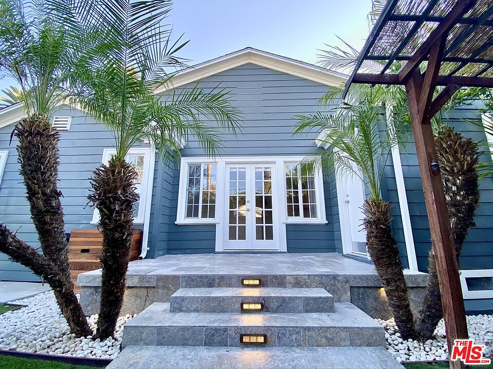 1st image of 2701 S Harcourt Ave #2701