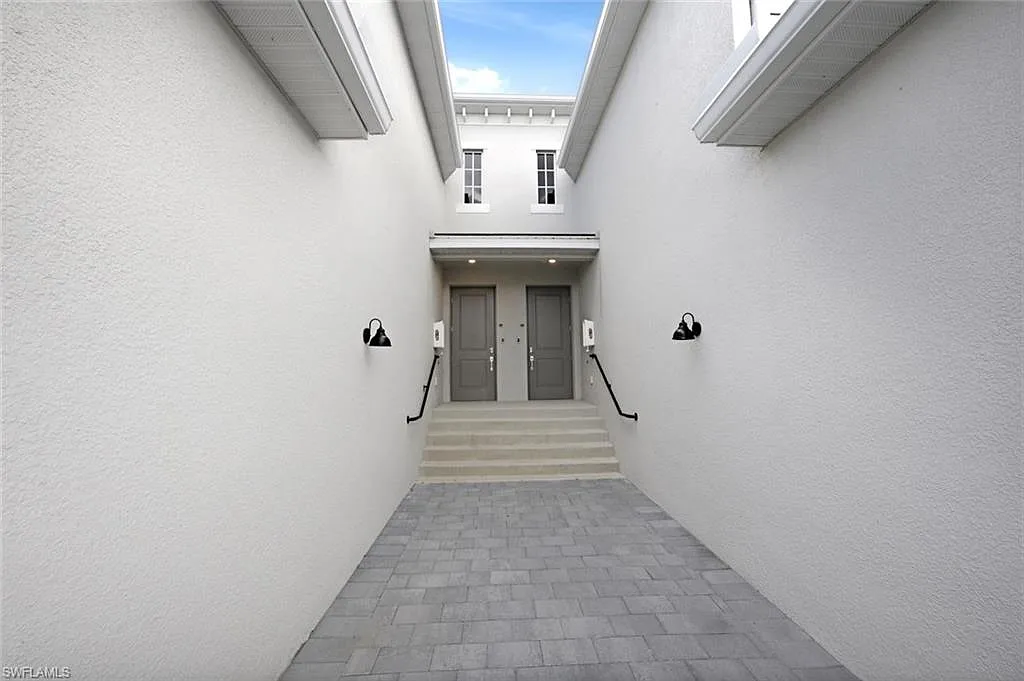 3 bed, 2.0 bath, 2110 sqft, $6,800 — Photo 3
