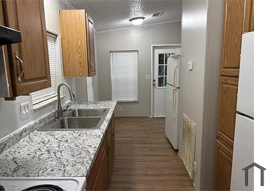 10553 Bay Hills Cir — Photo 18