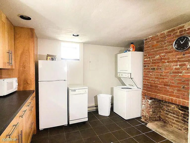 318 Butler Ave — Photo 4