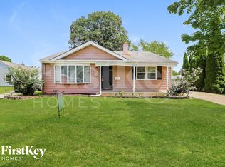 227 S 3rd Ave, Lombard, IL 60148