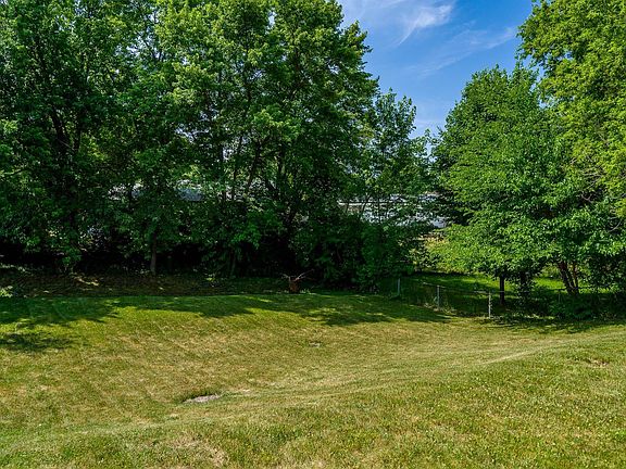 3rd image of 5273 Bunker Hill Ct
