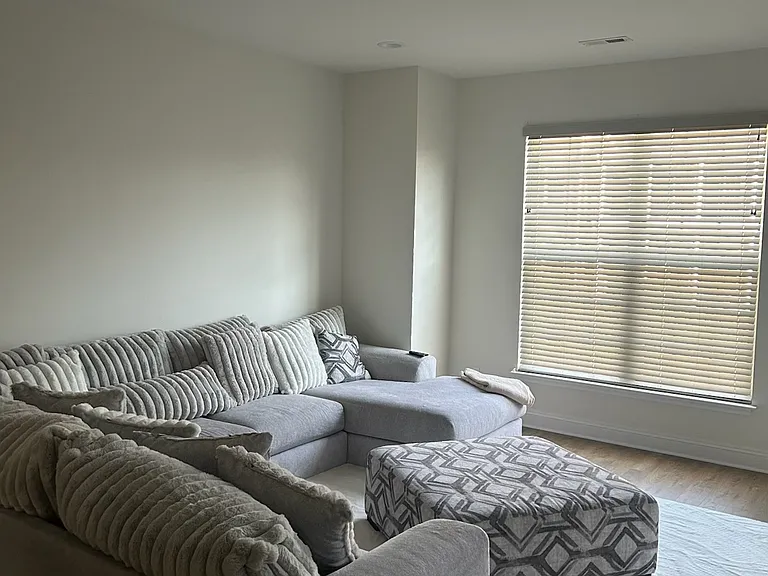 15216 Dunton Ave — Photo 1
