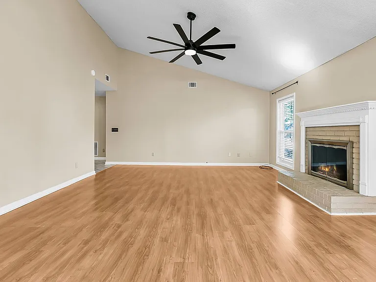 111 Hopper Dr — Photo 11