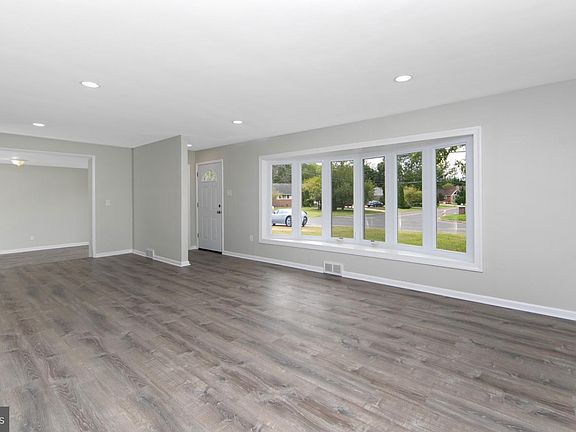 4th image of 104 Cooper Rd
