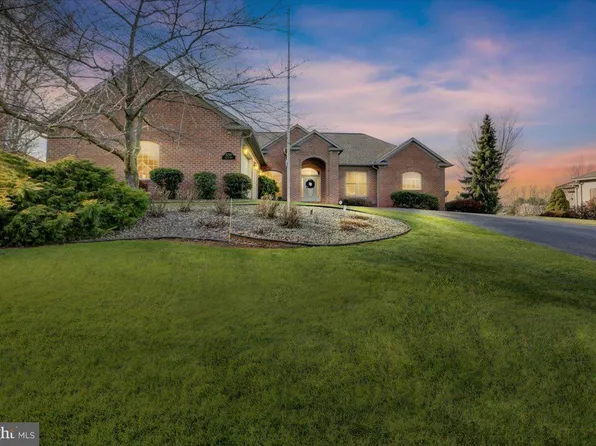 6229 Merion Dr, Fayetteville, PA 17222