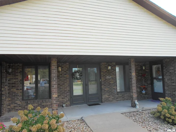 2105 Maple Ave, Macomb, IL 61455