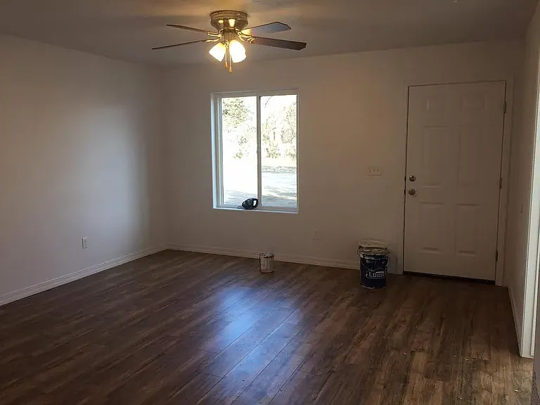 913 S Wardwell Ave #B — Photo 8