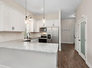 1475 Pacific St, Saint Paul, MN 55106