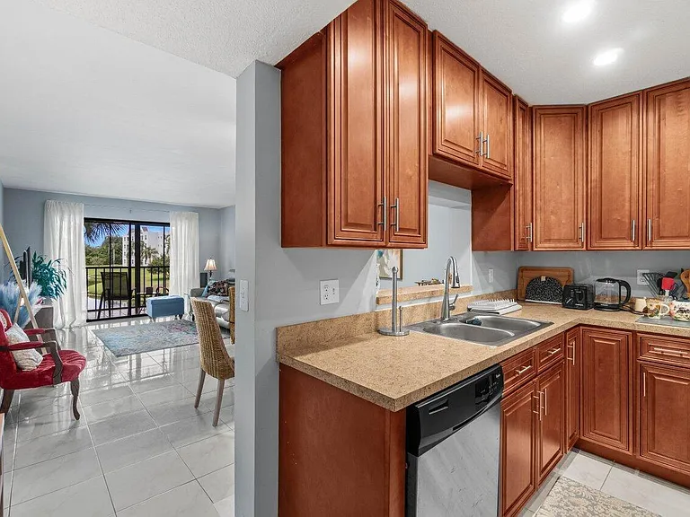 5884 Morningstar Cir #205 — Photo 12