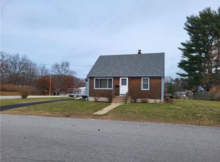 14 Marjorie St, Coventry, RI 02816