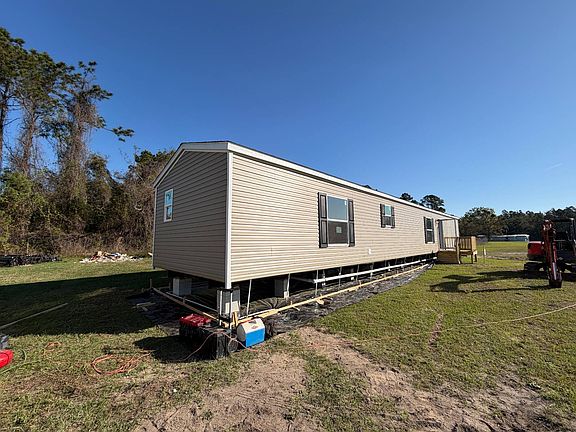 5th image of 151 Merritt Cir