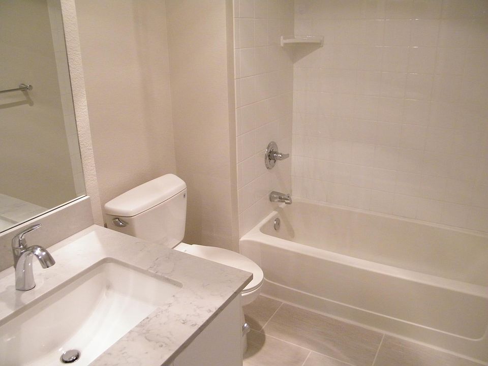 1st image of 180 Bayside Ct