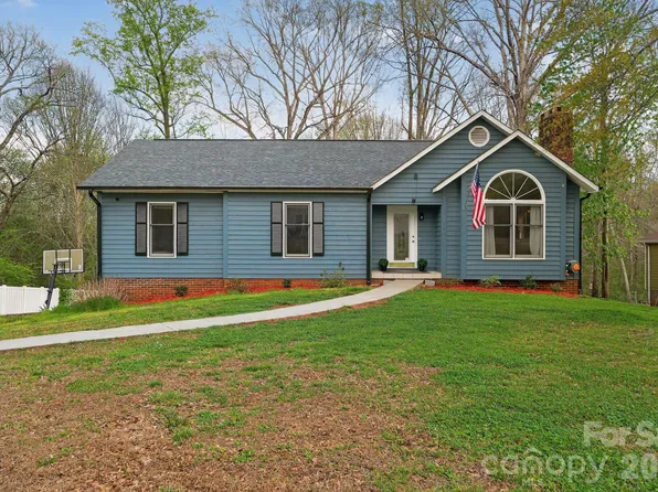 1163 Hidden Creek Cir, Hickory, NC 28602