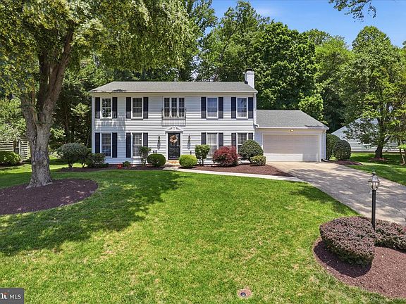 4th image of 103 Saratoga Way NE