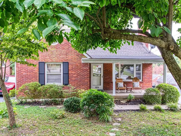 1404 Falcon Dr, Louisville, KY 40213