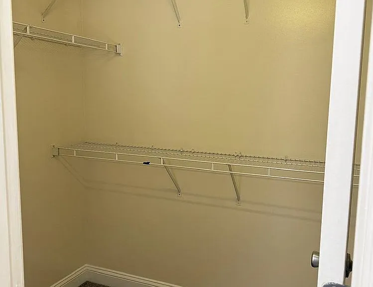 2 bed, 1.5 bath, 1088 sqft, $1,275 — Photo 2