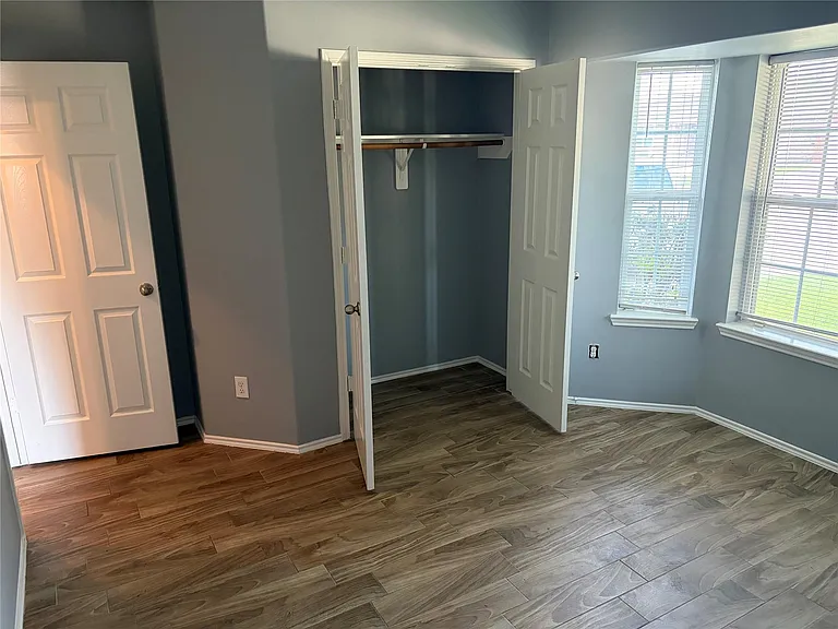 7214 Crescent Mills Dr — Photo 4