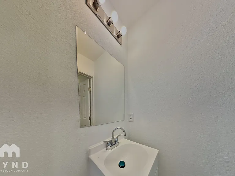 3034 W Salinas St #102 — Photo 14